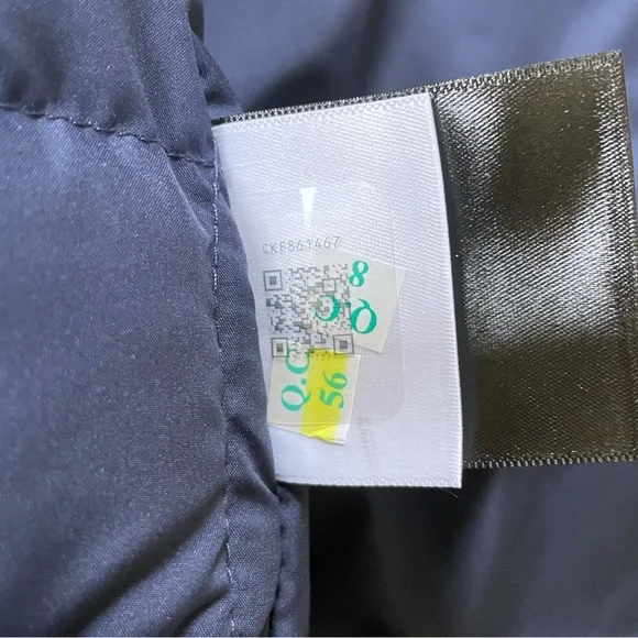 The North Face Women’s ThermoBall Insulated Vest In Summit Navy - Picture 7 of 9